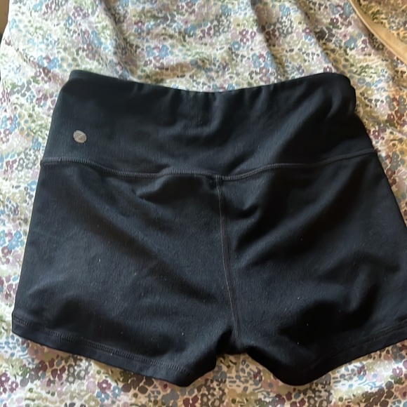 Zella workout shorts small - Picture 2 of 2